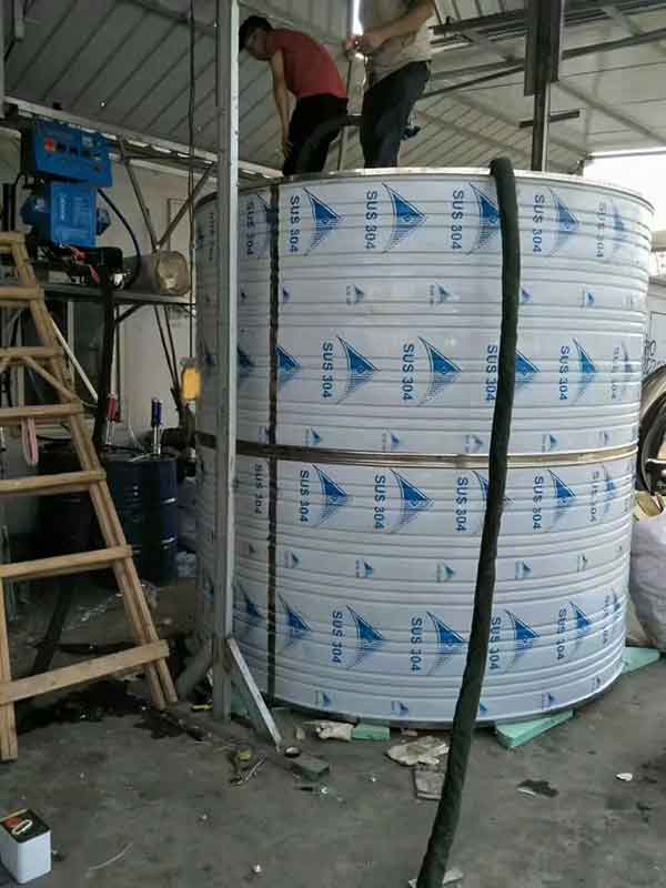 聚氨酯是什么材质的?(图1) 水箱罐体保温聚氨酯发泡案例