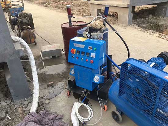 聚氨酯高压发泡机屋顶防水保温喷涂机(图1) Q2600聚氨酯高压发泡机