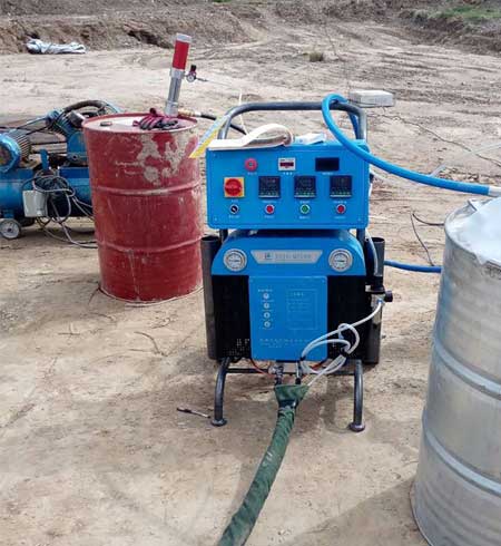 聚氨酯冷库喷涂机(图2) Q5200聚氨酯冷库喷涂机设备