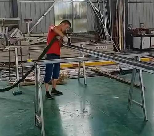 铝型材填充聚氨酯 Q2600定量设备(图2) 铝型材填充聚氨酯案例