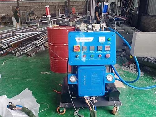 聚氨酯专用发泡机 铝型材浇注(图2) Q2600D铝型材浇注聚氨酯专用发泡机