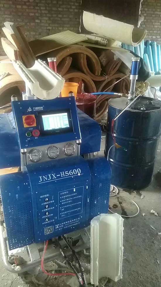 硬质聚氨酯保温瓦壳管(图1) H5600D硬质聚氨酯保温瓦壳管机器