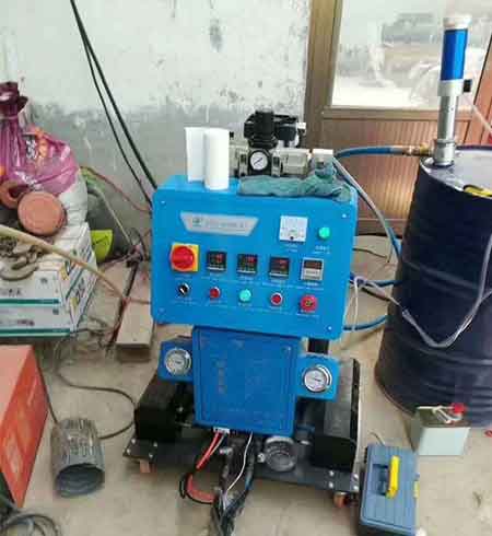 聚氨酯护舷填充喷涂机(图1) Q2600D聚氨酯护舷填充喷涂机