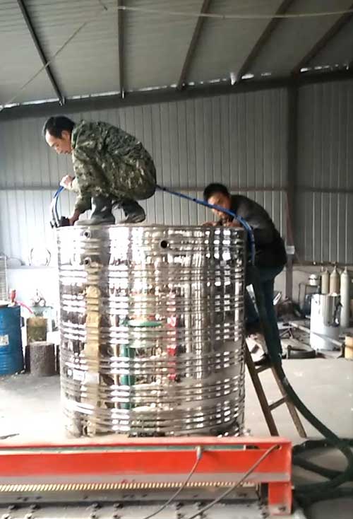 太阳能水箱浇注 聚氨酯喷涂机厂家