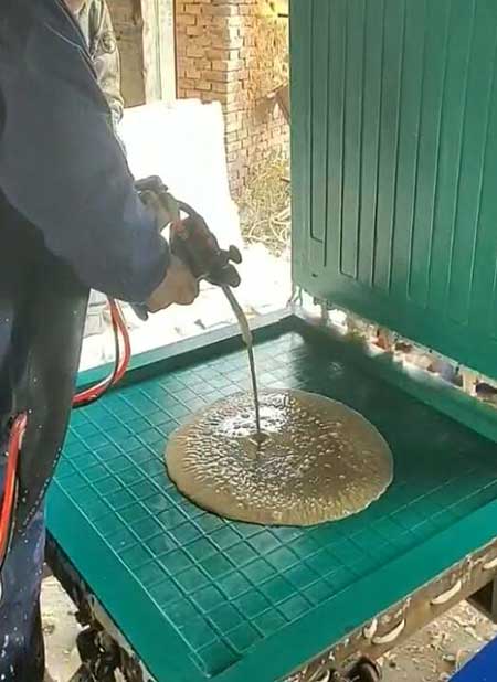 发泡地砖 聚氨酯发泡模具设备(图2) H5800PLC编程聚氨酯发泡模具设备发泡地砖制作过程